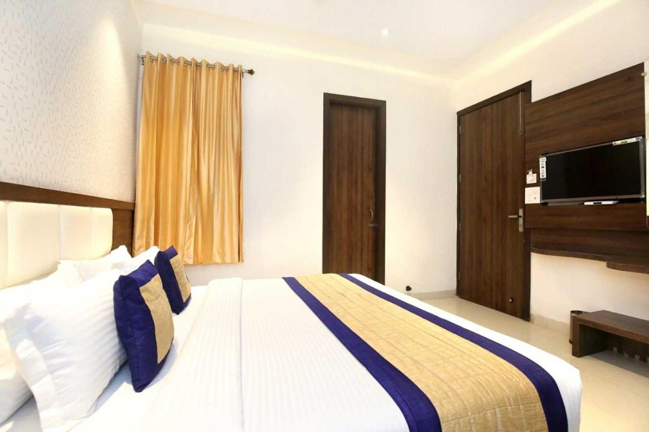 Hotel O Grand Star Amritsar Exterior foto