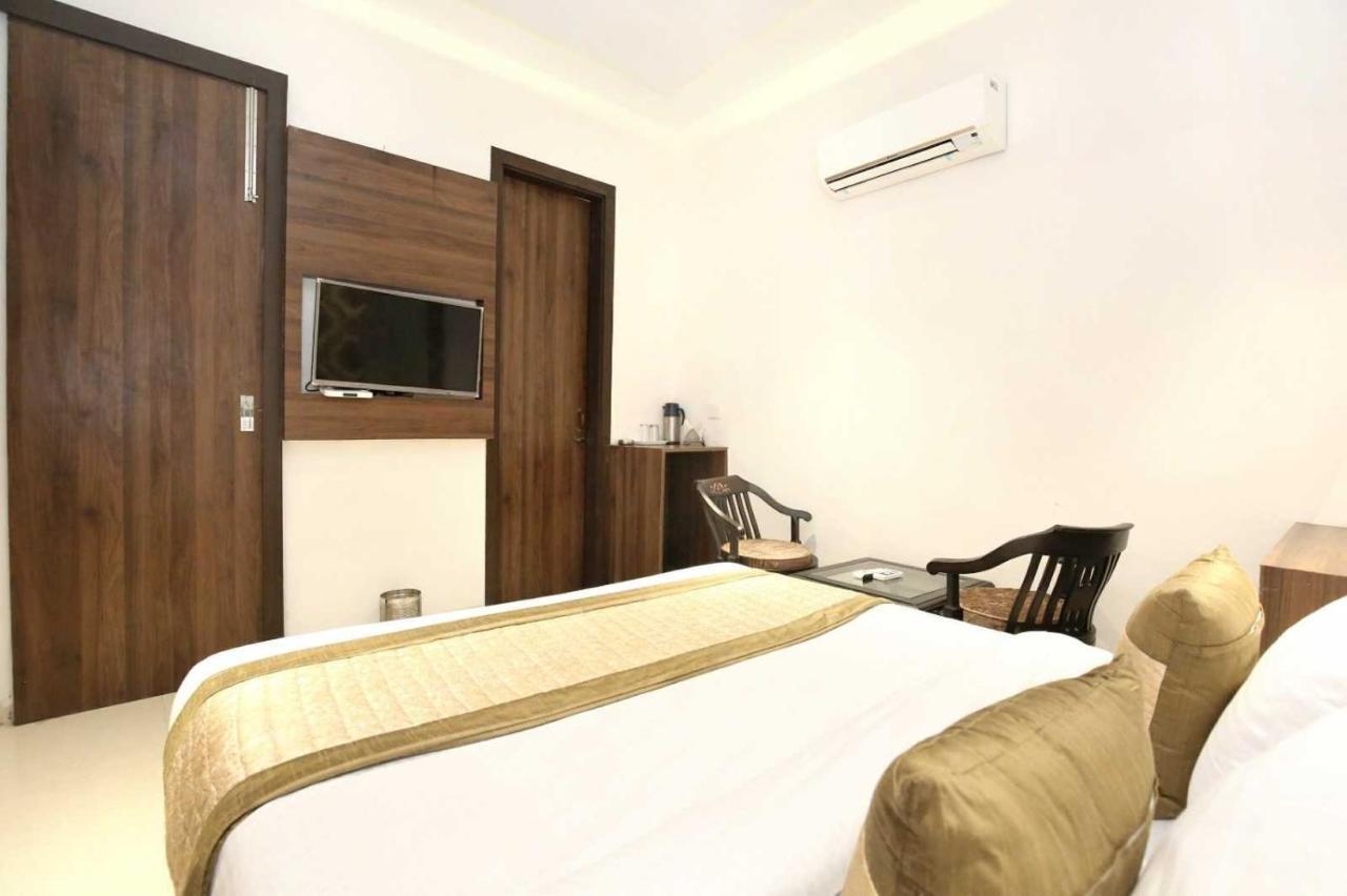 Hotel O Grand Star Amritsar Exterior foto