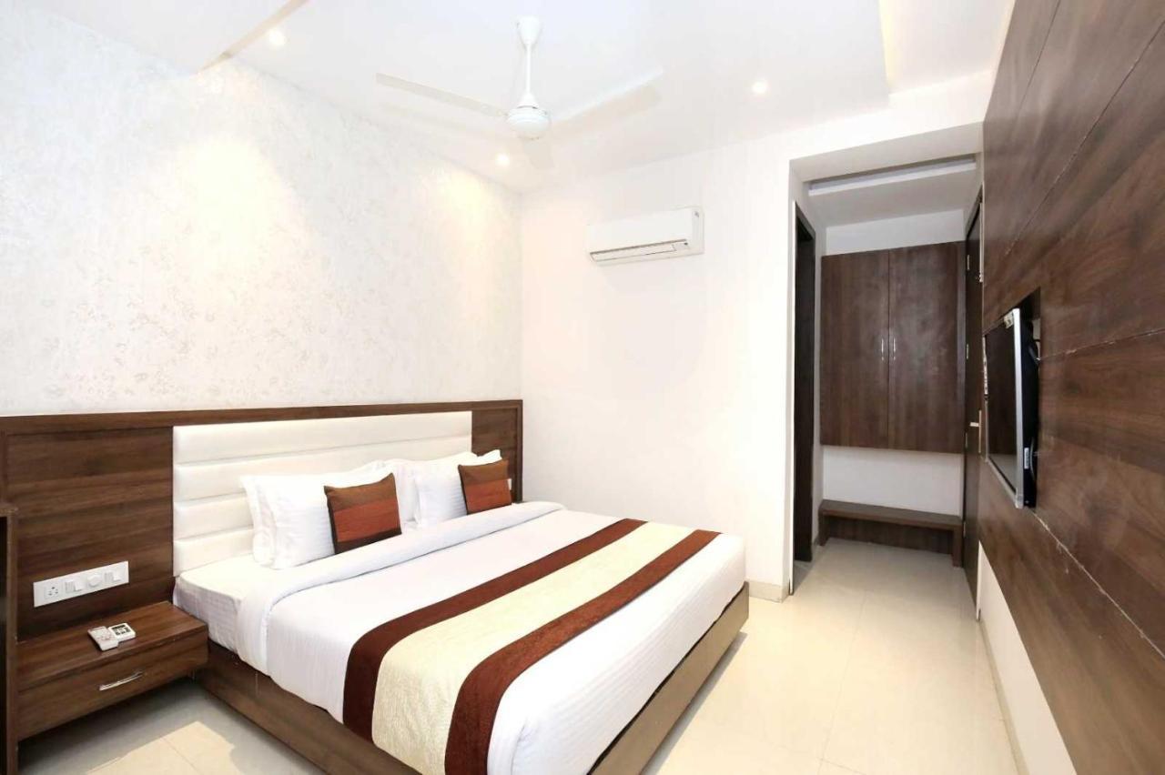 Hotel O Grand Star Amritsar Exterior foto