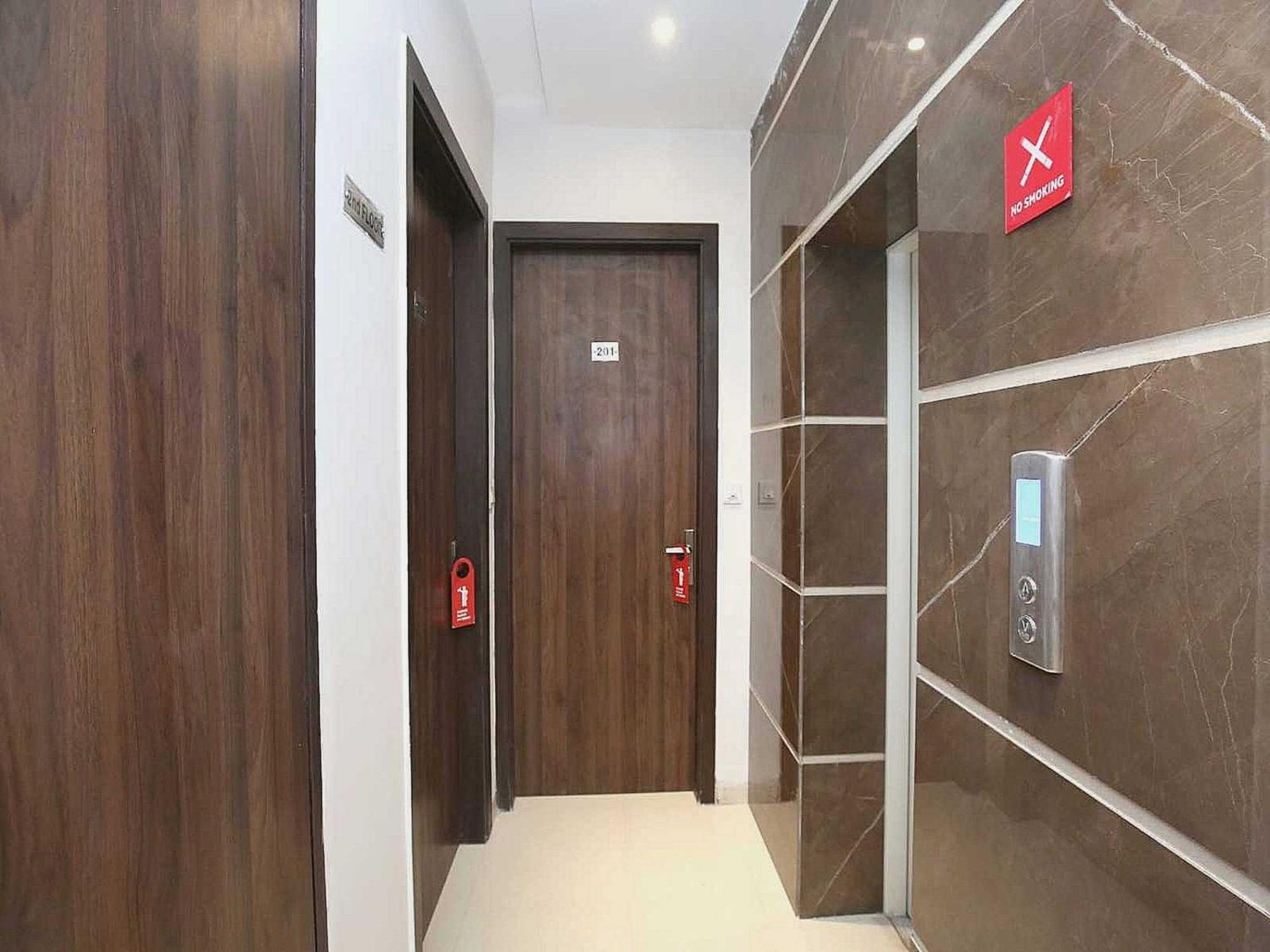 Hotel O Grand Star Amritsar Exterior foto